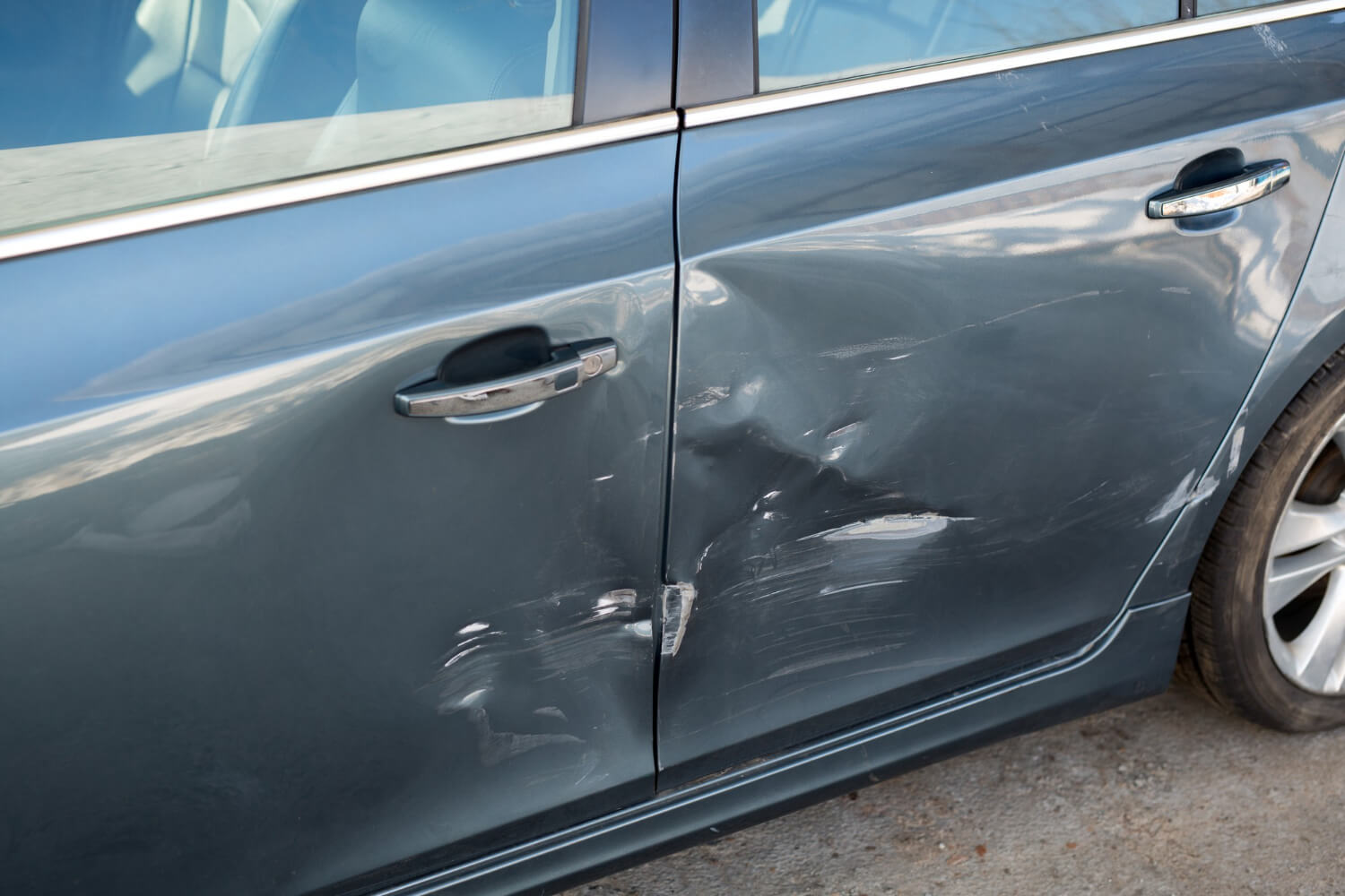 Rimuovere le ammaccature sull’auto